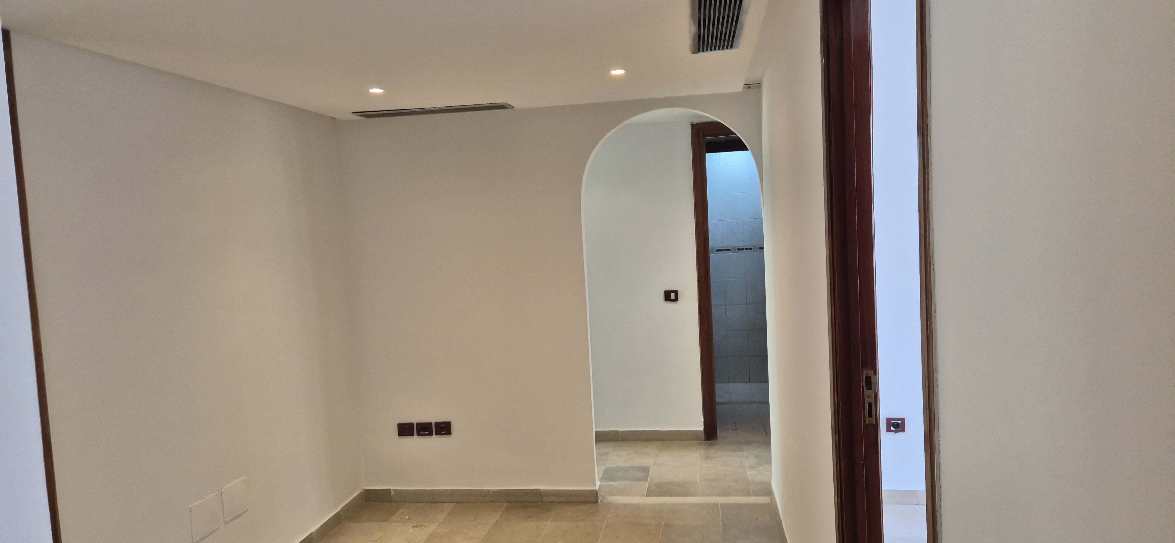 Bab Bhar Montplaisir Location Appart. 4 pices A lour bureaux 4 pieces montplaisir