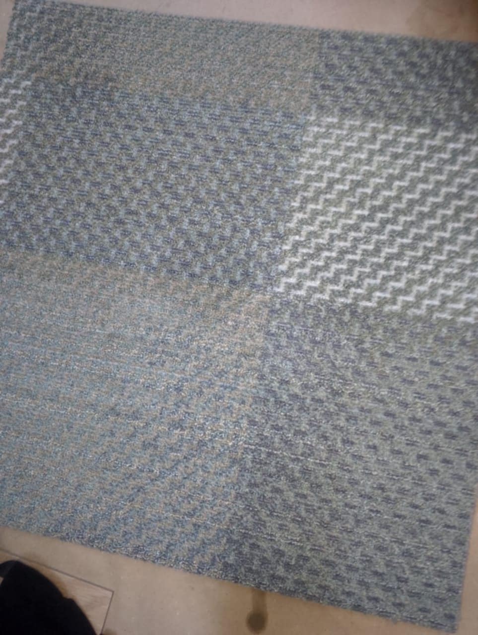 Megrine Megrine Chaker Meubles de bureau Autres Dalle moquette