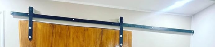 La Soukra Chotrana 3 Autre Autre Porte coulissante en bois massif sur rail