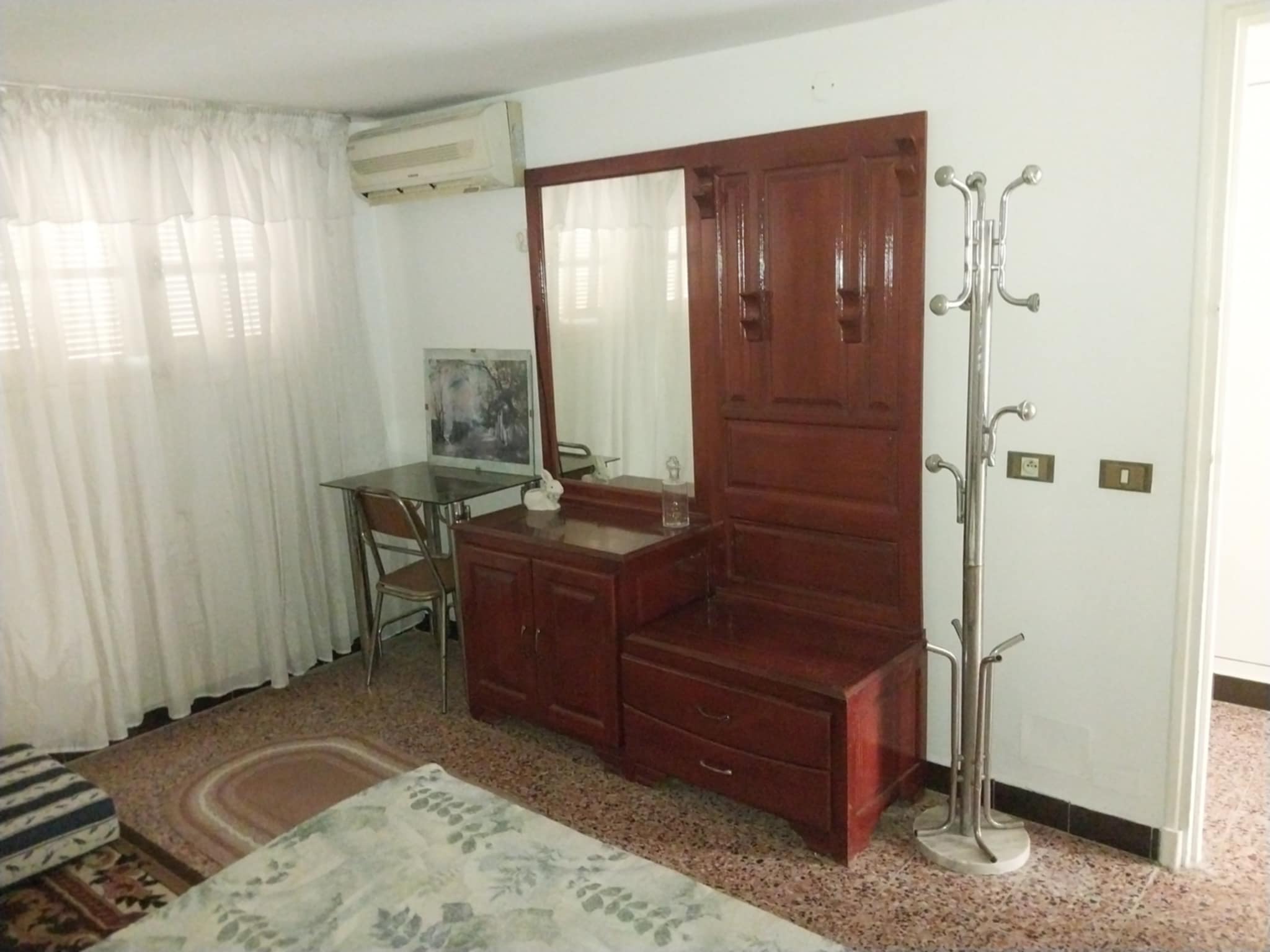 El Menzah El Manar 1 Location Appart. 3 pices Rdc de villa meubl manar 1