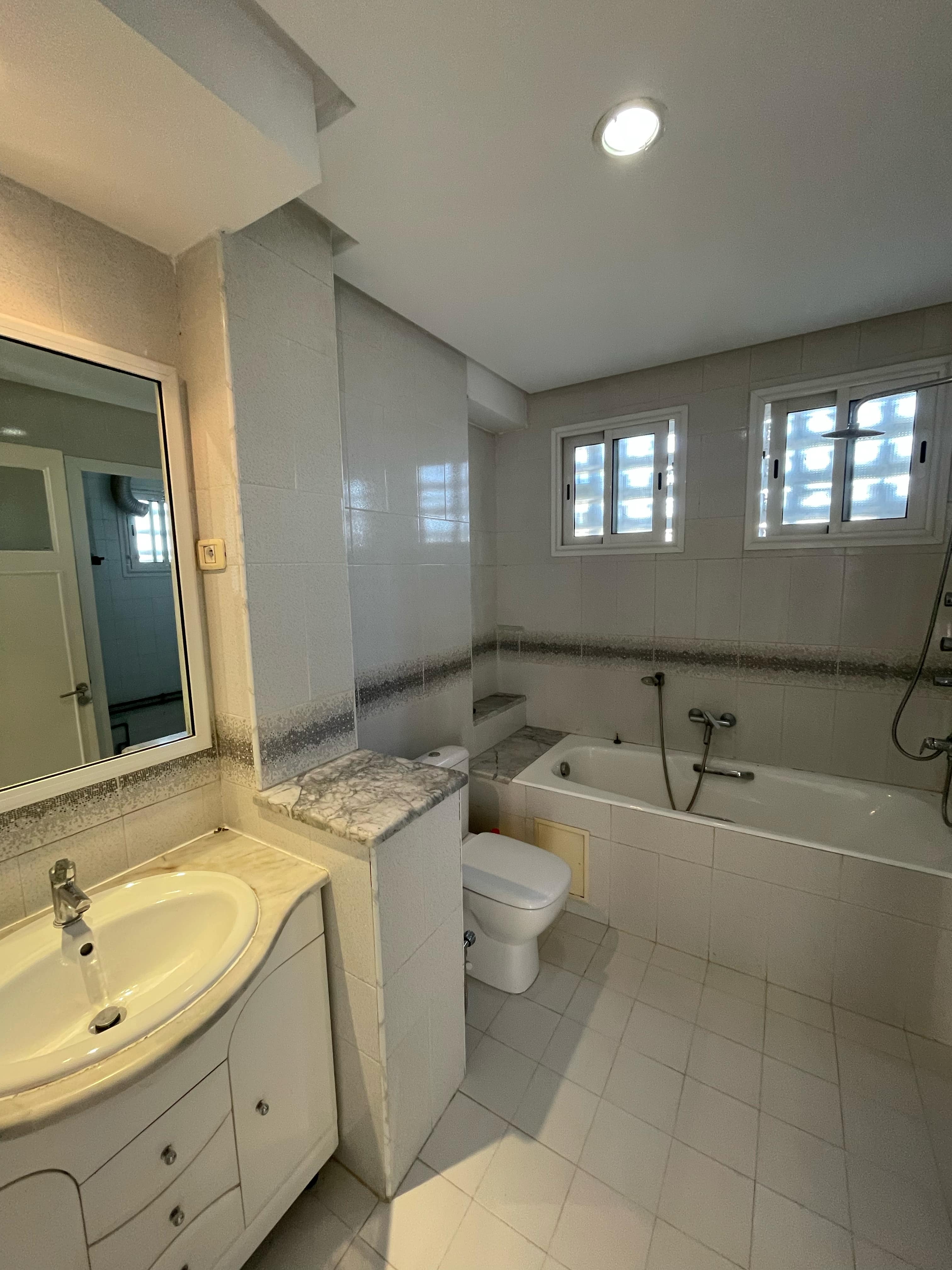 El Menzah Cite El Mahrajene Location Appart. 3 pices Appartement s plus 2  cit el mahrajne