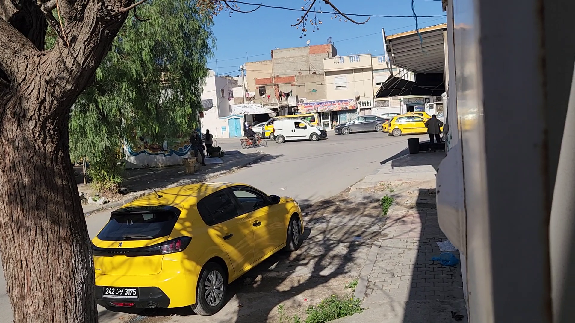 Ezzouhour (Tunis) Ezzouhour 4 Location Surfaces Surface 400