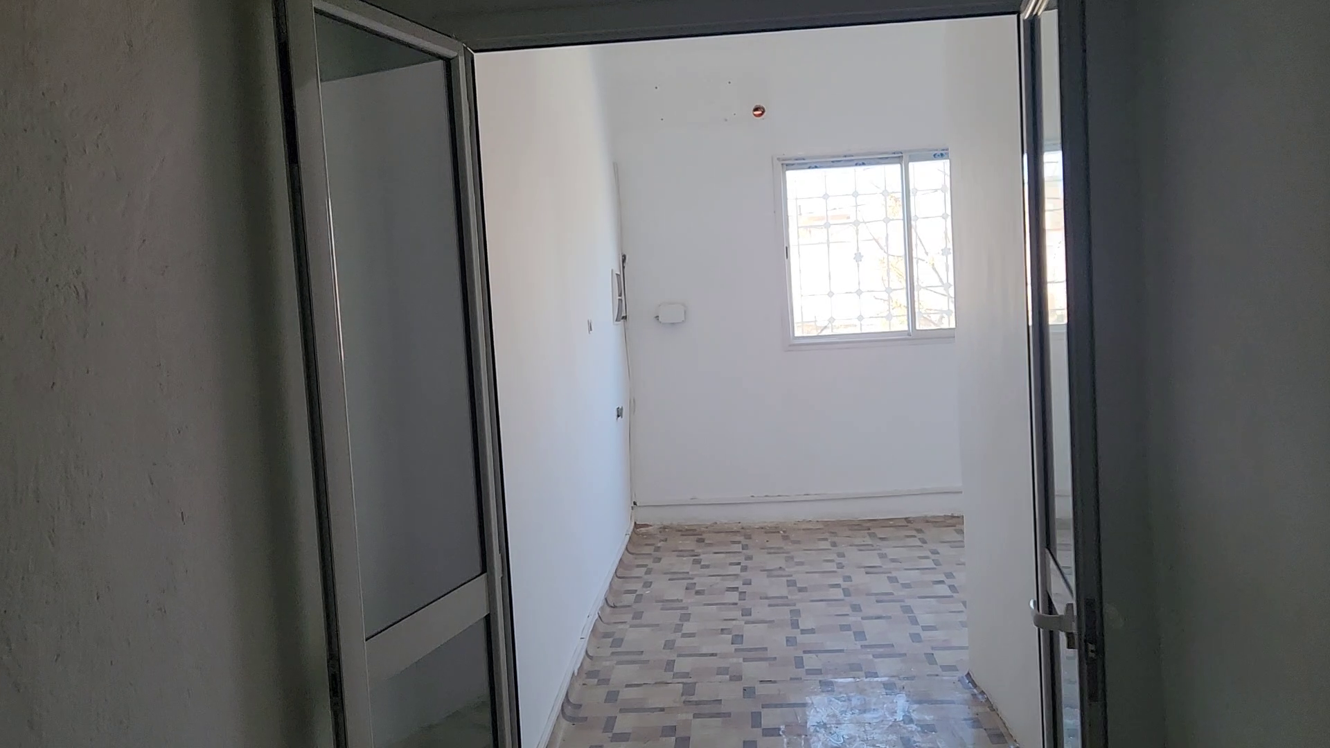 Ezzouhour (Tunis) Ezzouhour 4 Location Surfaces Surface 400