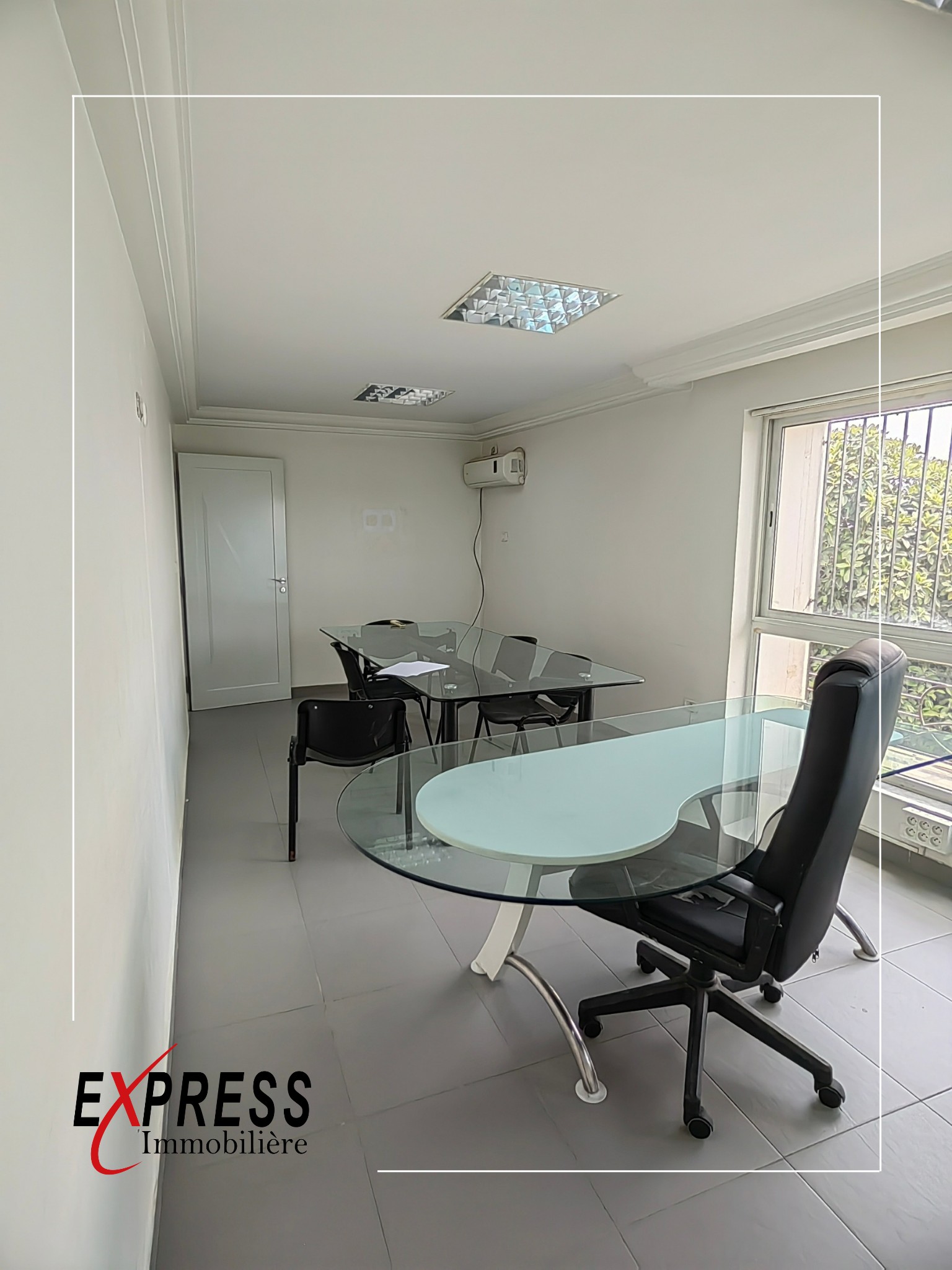 Ariana Ville&nbsp;Cite Ennasr 2&nbsp;Location&nbsp;Appart. 4 pi�ces&nbsp;Bureau 3pi�ces rez de chauss�e