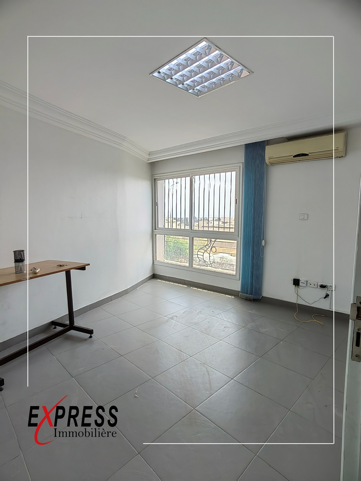 Ariana Ville&nbsp;Cite Ennasr 2&nbsp;Location&nbsp;Appart. 4 pi�ces&nbsp;Bureau 3pi�ces rez de chauss�e