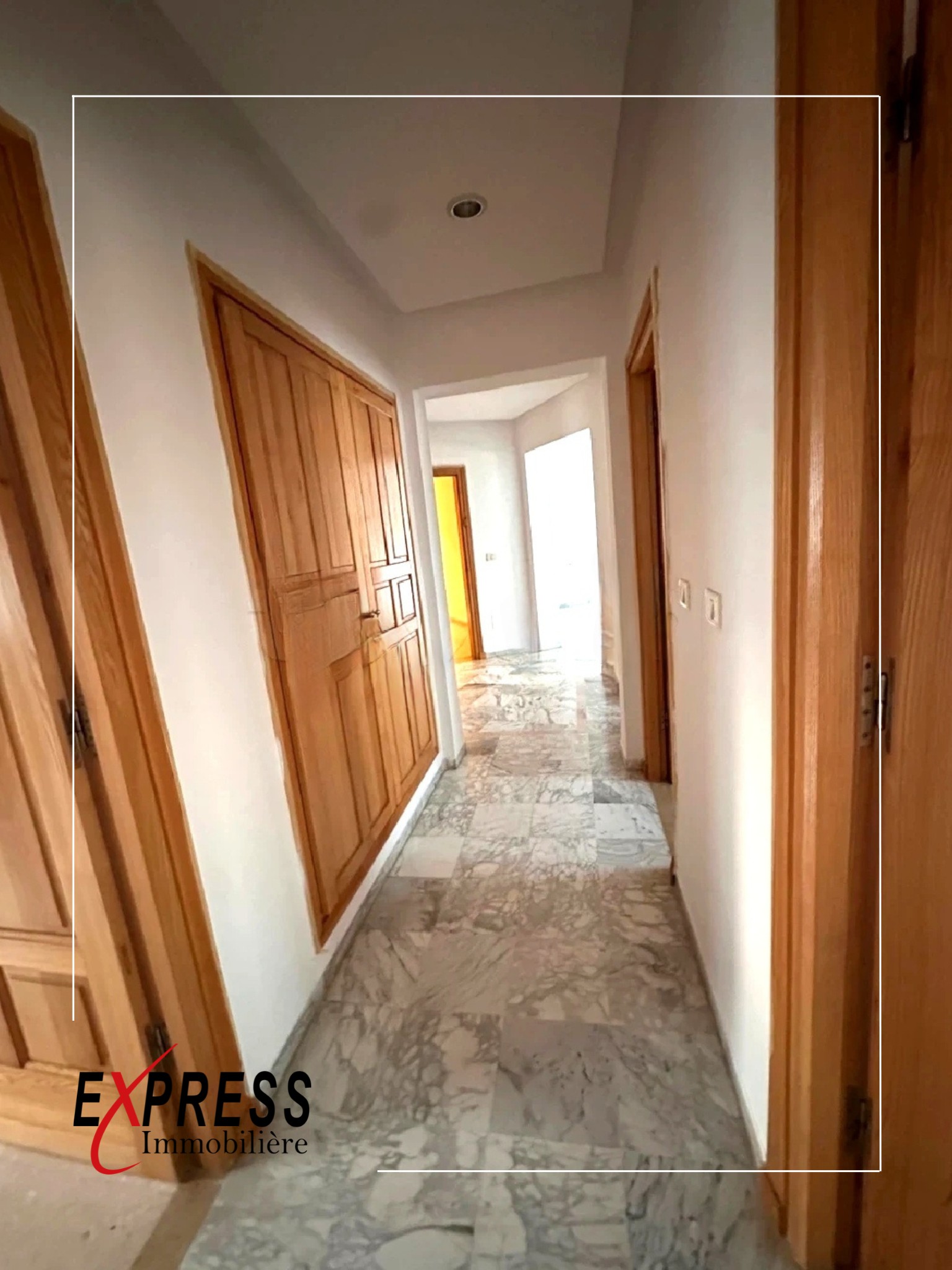Ariana Ville Cite Ennasr 2 Location Appart. 3 pices Un appartement s2 avec place de parking