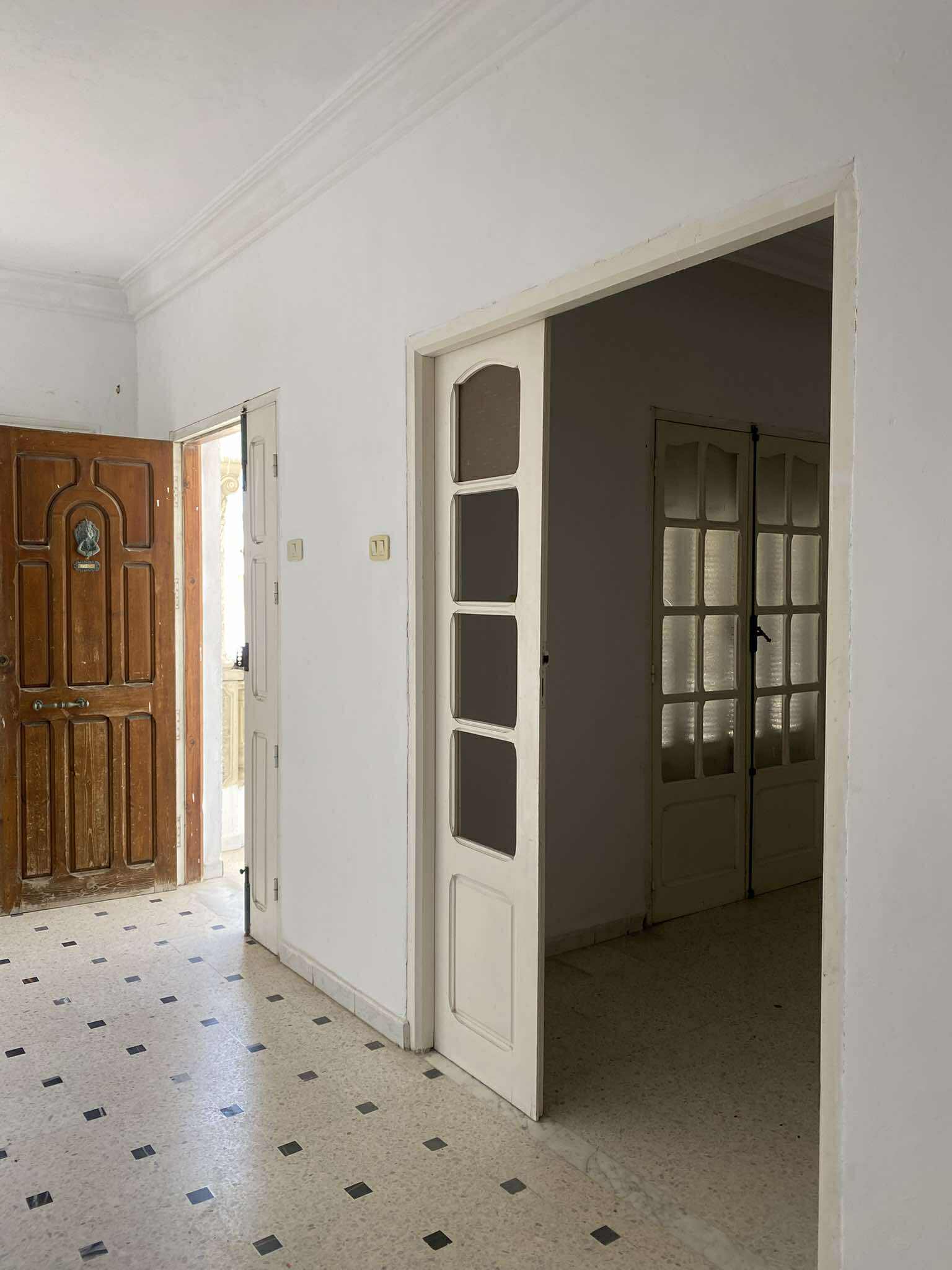 Ben Arous Ben Arous Vente Appart. 3 pices tage de villa  ben arous