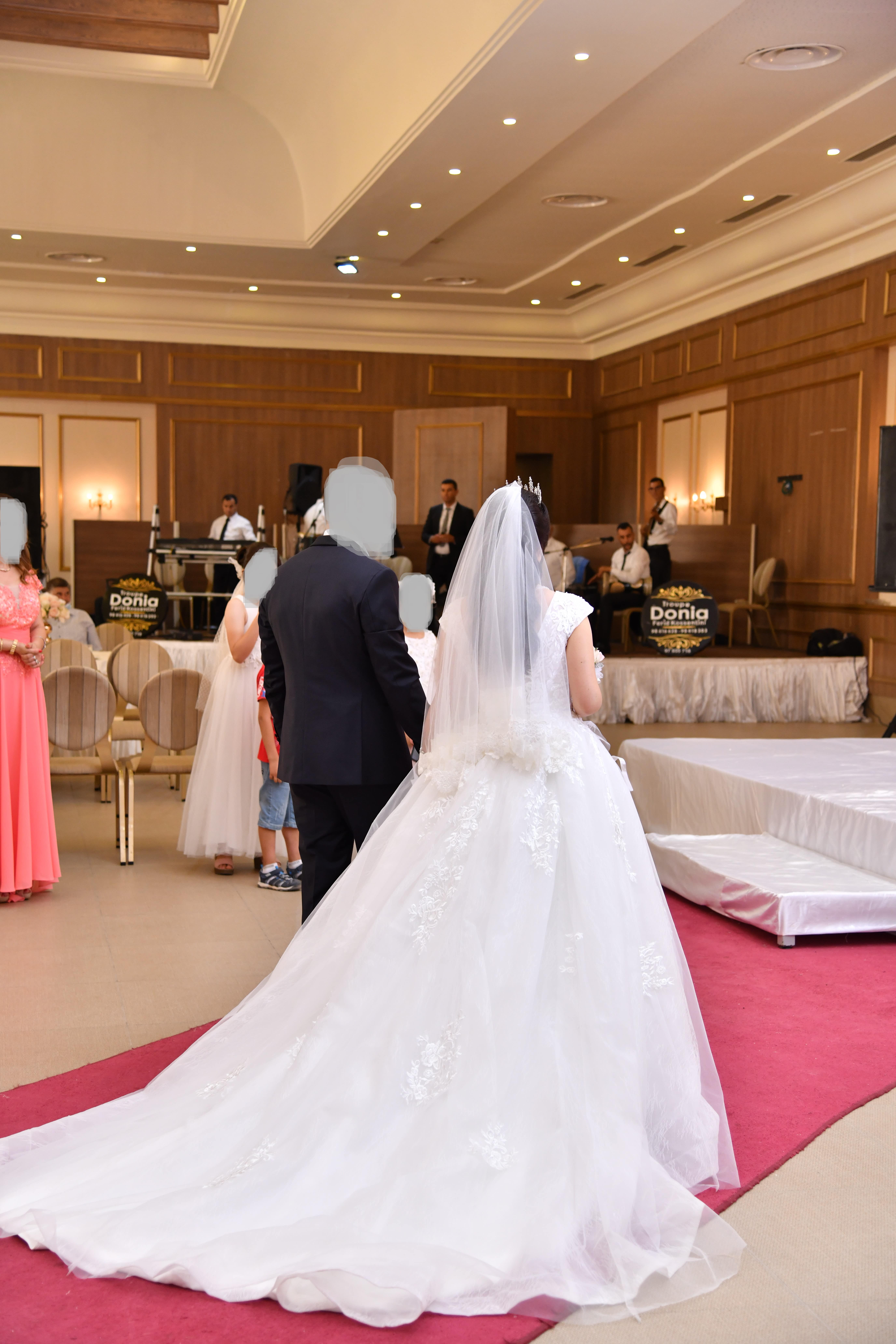 Ain Zaghouan Ain Zaghouan Femmes Autre Belle robe de mariage