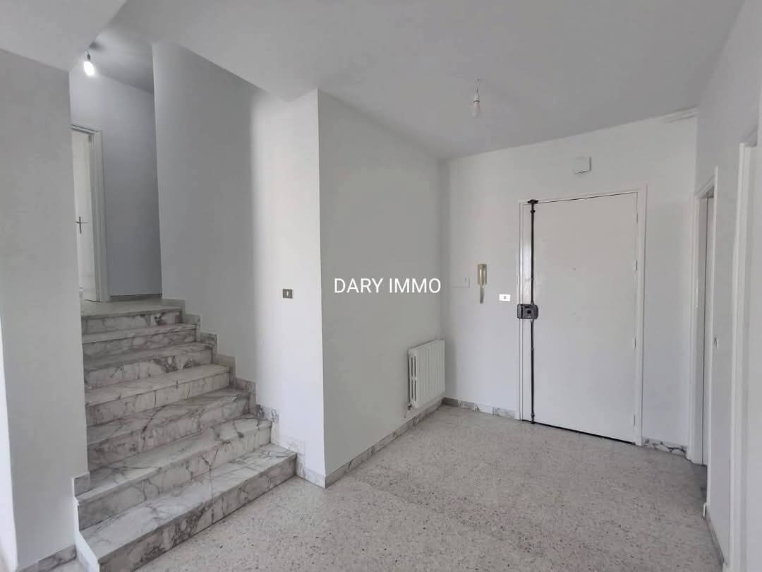 El Menzah El Manar 2 Location Appart. 4 pices Un spacieux appartement s3  el manar 2