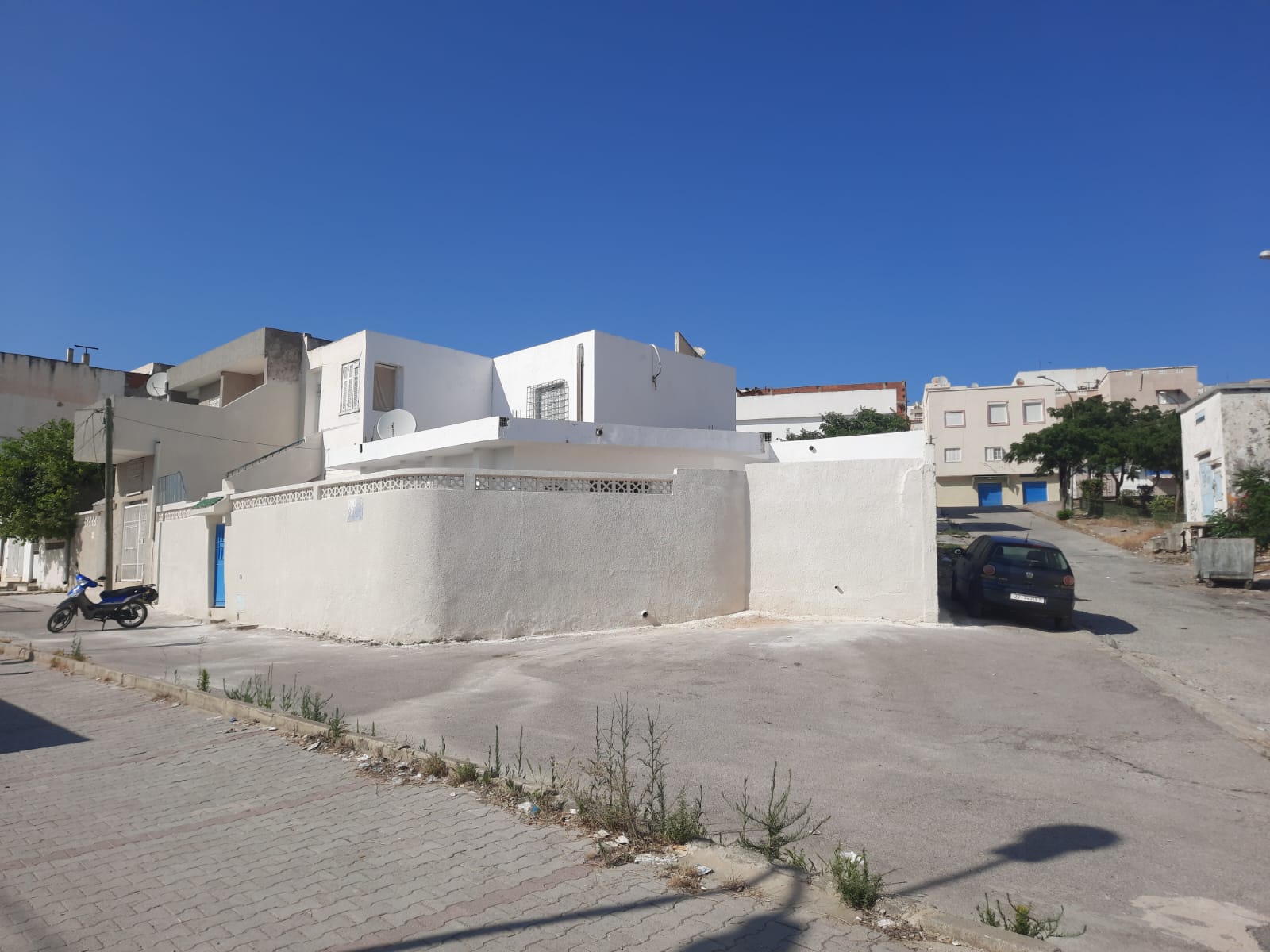 El Mourouj El Mourouj Vente Maisons Ville de compose de trois maisons