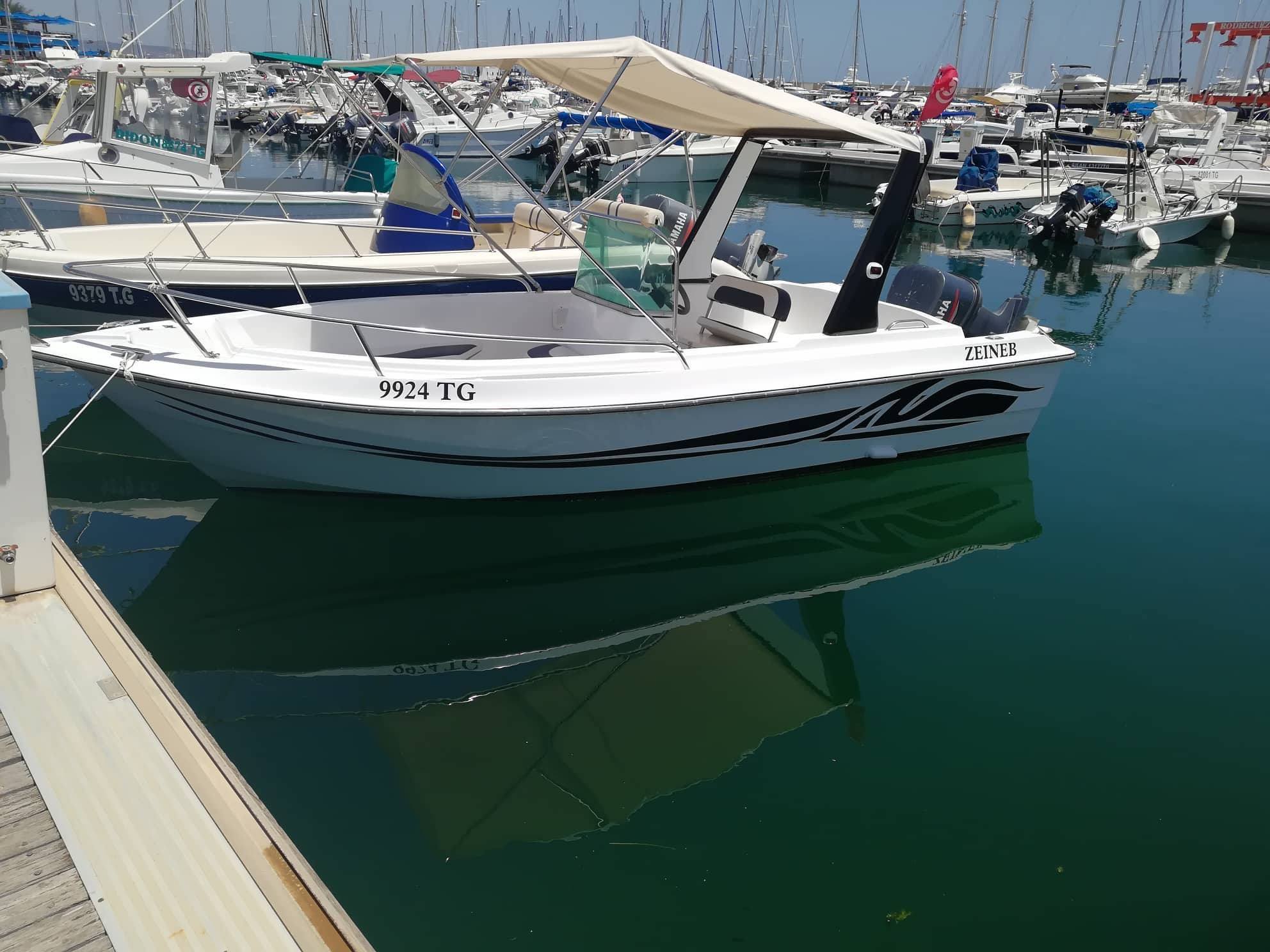 La Soukra Dar Fadhal Bateaux  moteurs Vedette Bateaux de plaisance 7 places