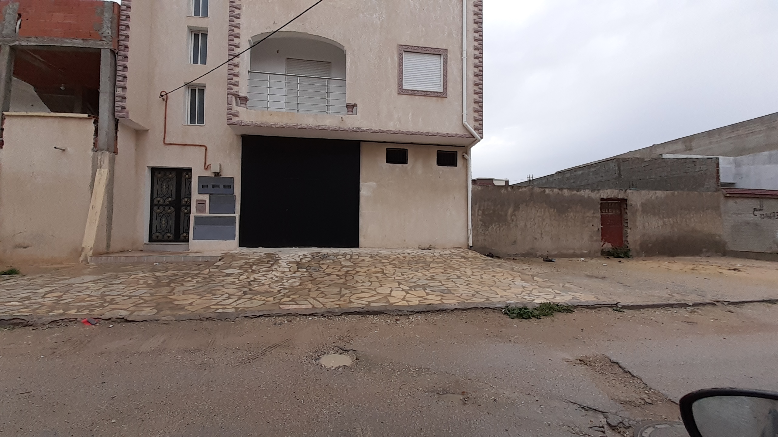 Sidi Hassine Sidi Hassine Location Surfaces Garage depot 160
