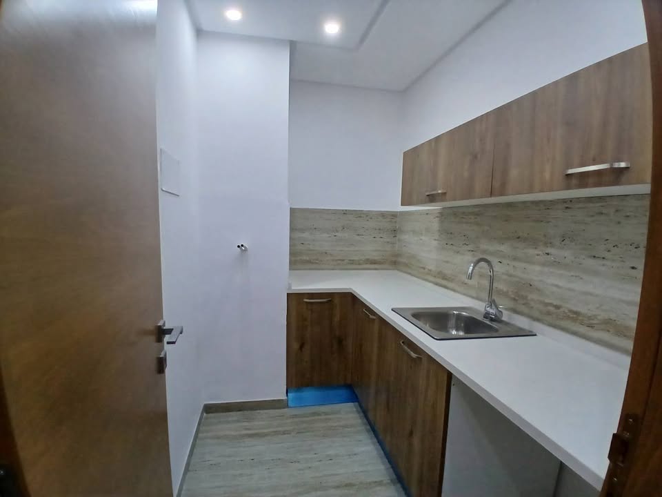 La Soukra La Soukra Bureaux & Commerces Bureau Bureaux h3 et h2  la soukra