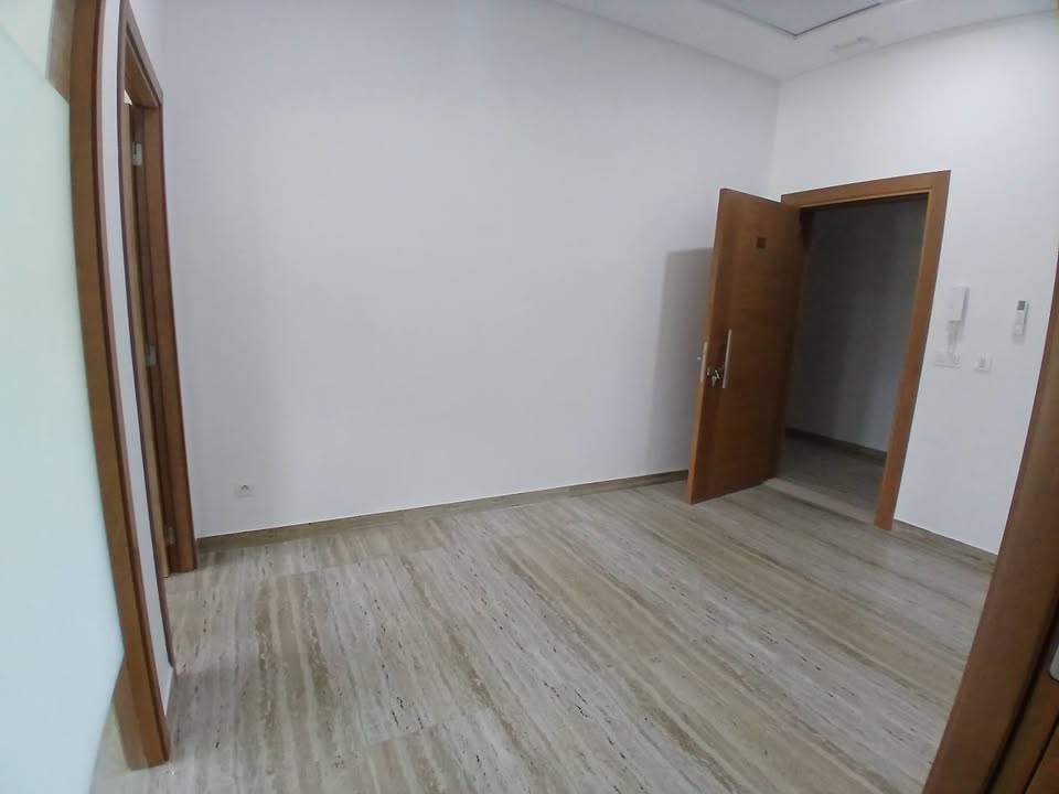La Soukra La Soukra Bureaux & Commerces Bureau Bureaux h3 et h2  la soukra