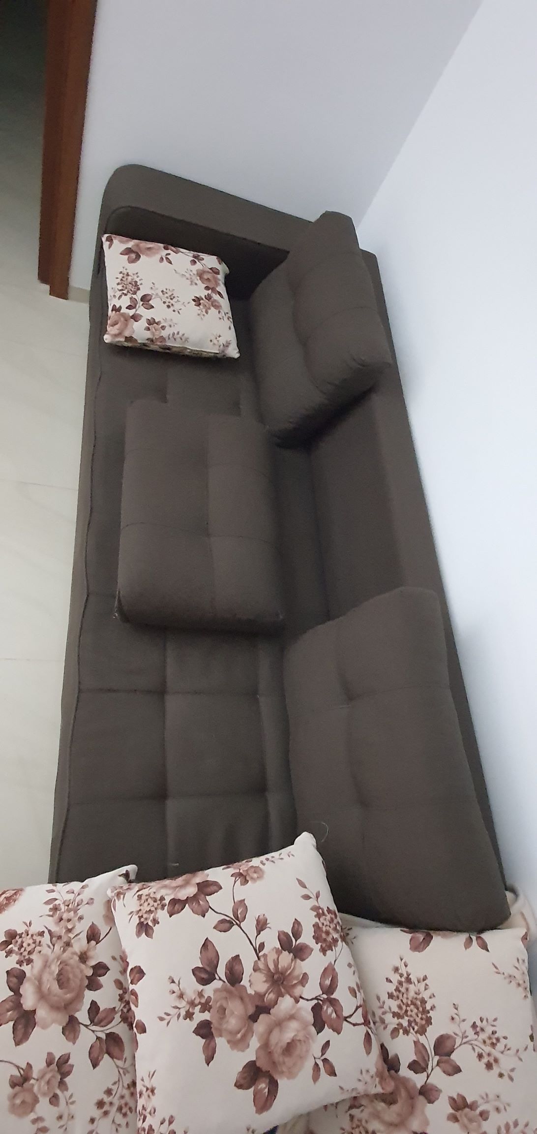 Ariana Ville Riadh Landlous Salon - Salle  manger  Poufs et reposes pieds Pouf canaps et meubles divers