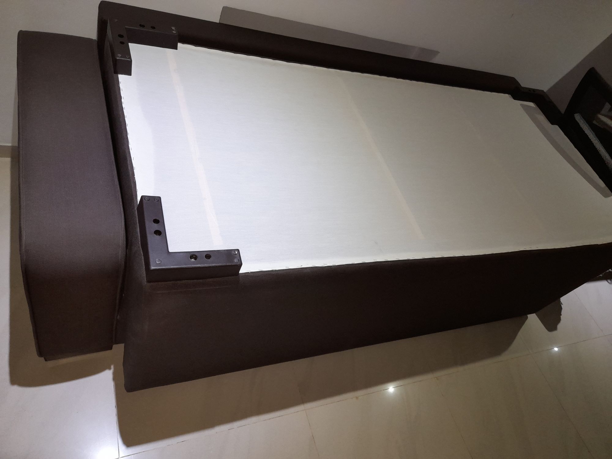 Ariana Ville Riadh Landlous Salon - Salle  manger  Poufs et reposes pieds Pouf canaps et meubles divers