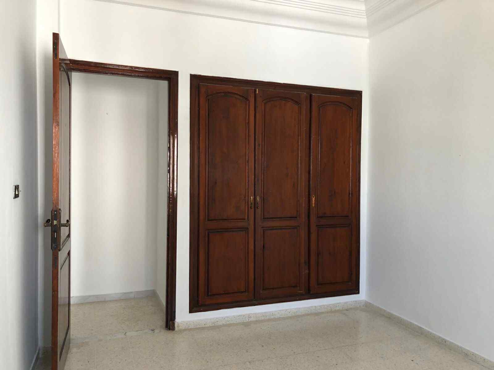 Ariana Ville El Menzah 8 Location Maisons Villa jumele s4 avec terrasse  menzah 8
