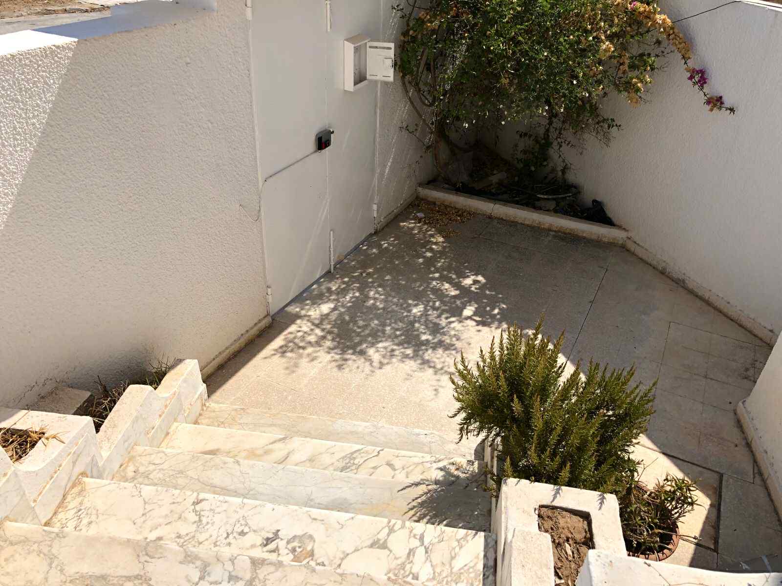 Ariana Ville El Menzah 8 Location Maisons Villa jumele s4 avec terrasse  menzah 8