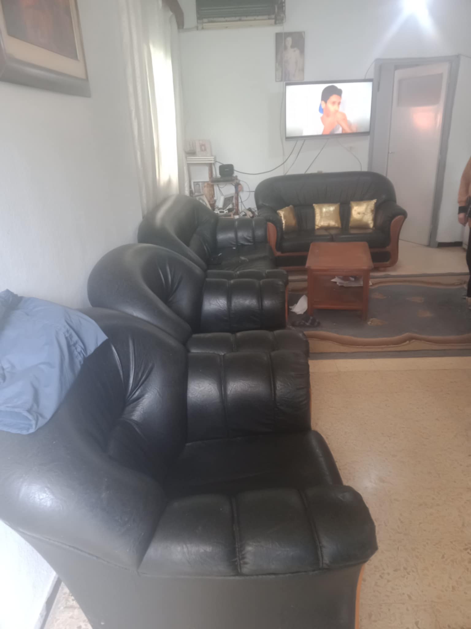 Le Kef Ouest Kef Ouest Salon - Salle  manger  Salons Salon cuire en trs bonne tat
