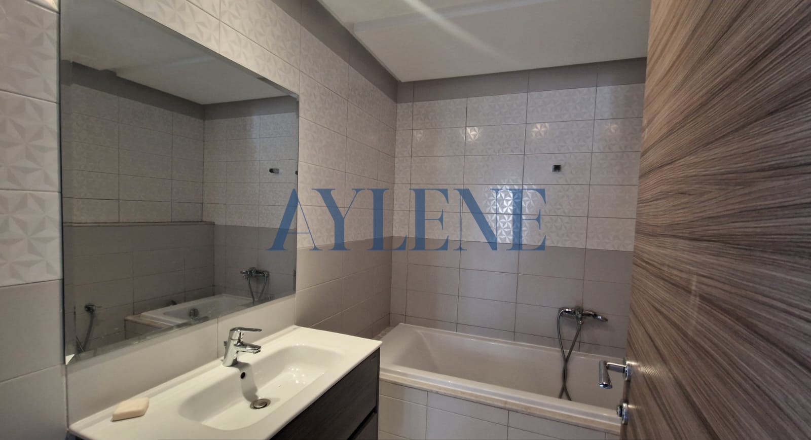 La Soukra La Soukra Location Appart. 4 pices Appartement s3  la soukra