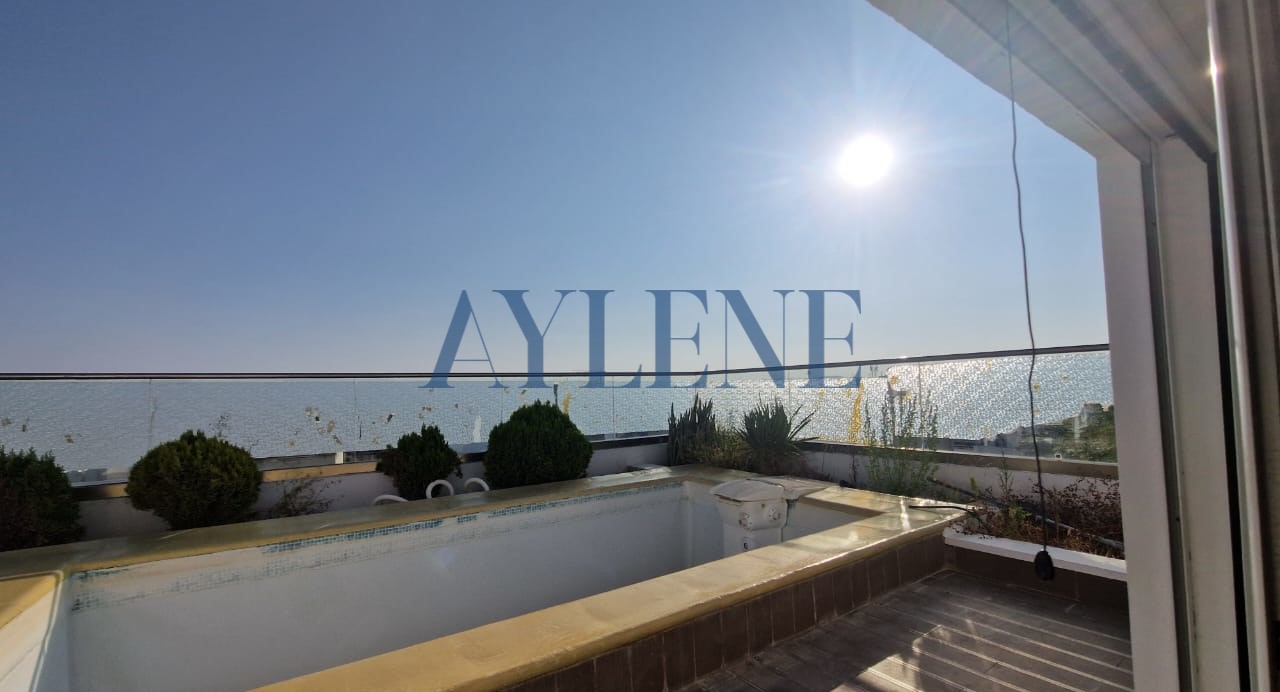 Ain Zaghouan Jardins de Carthage Location Appart. 4 pices Penthouse aux jardins de carthage avec piscine