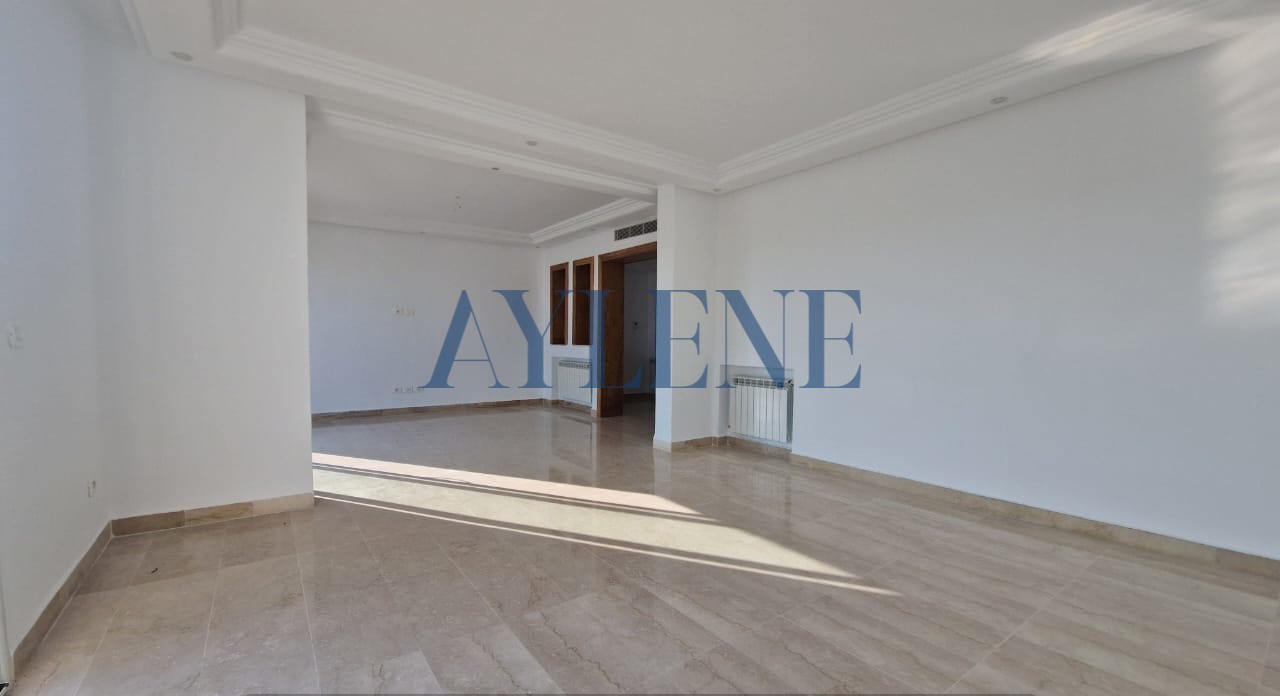 Ain Zaghouan Jardins de Carthage Location Appart. 4 pices Penthouse aux jardins de carthage avec piscine