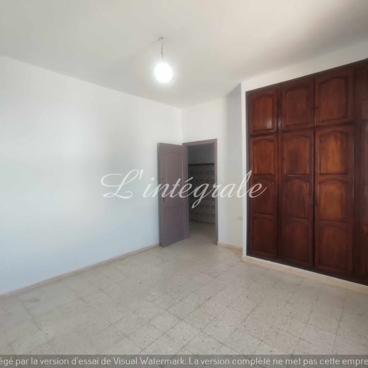 Ariana Ville El Menzah 7 Location Appart. 5 pices+ Grand s4 tage de villa