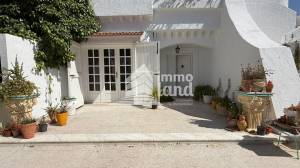 Ariana Ville El Menzah 8 Location Maisons Rdc de villa de 170m2 s2 meubl a menzah 8