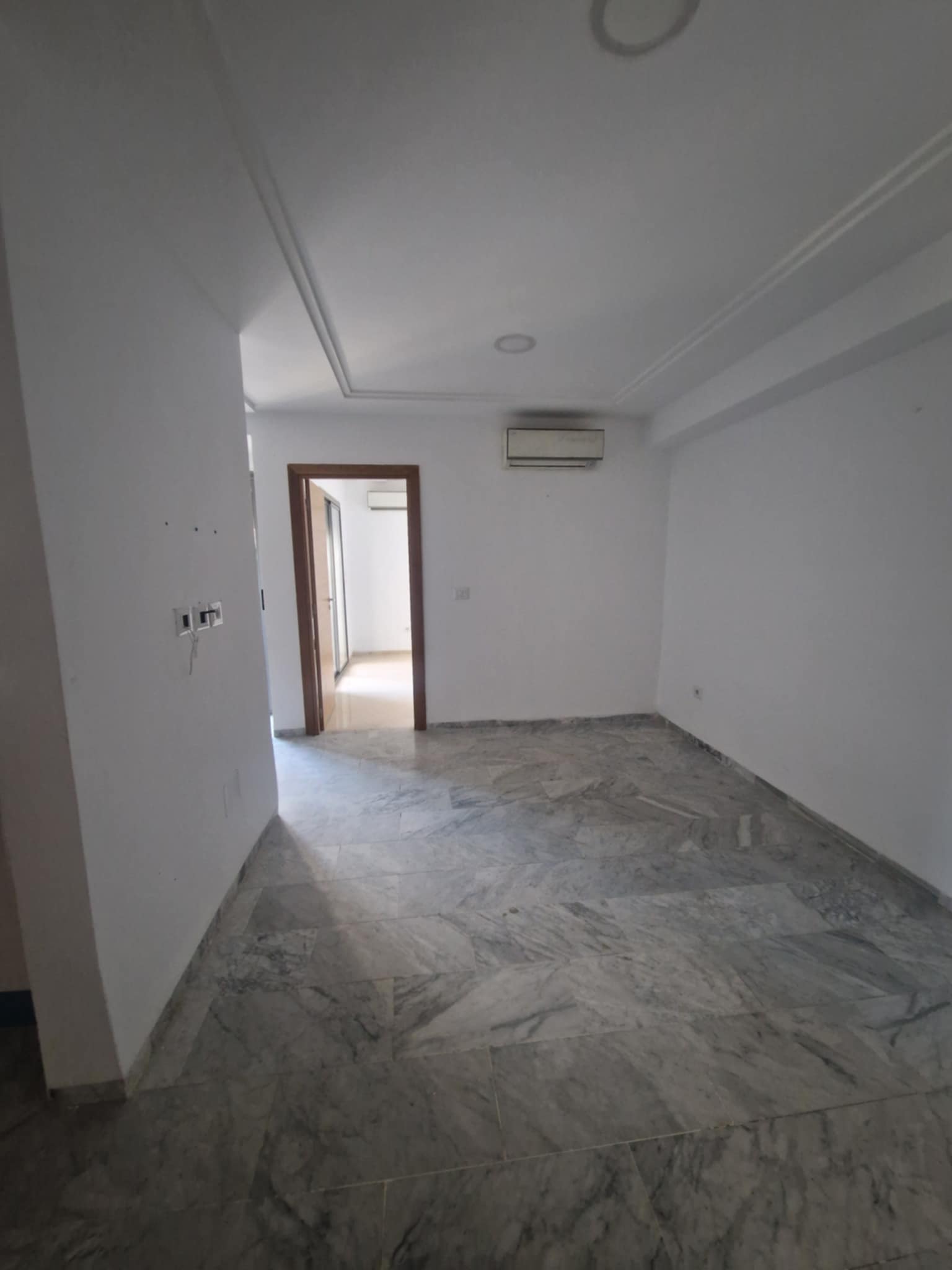 La Marsa El Aouina Location Appart. 3 pices S2 laouina cot downtown