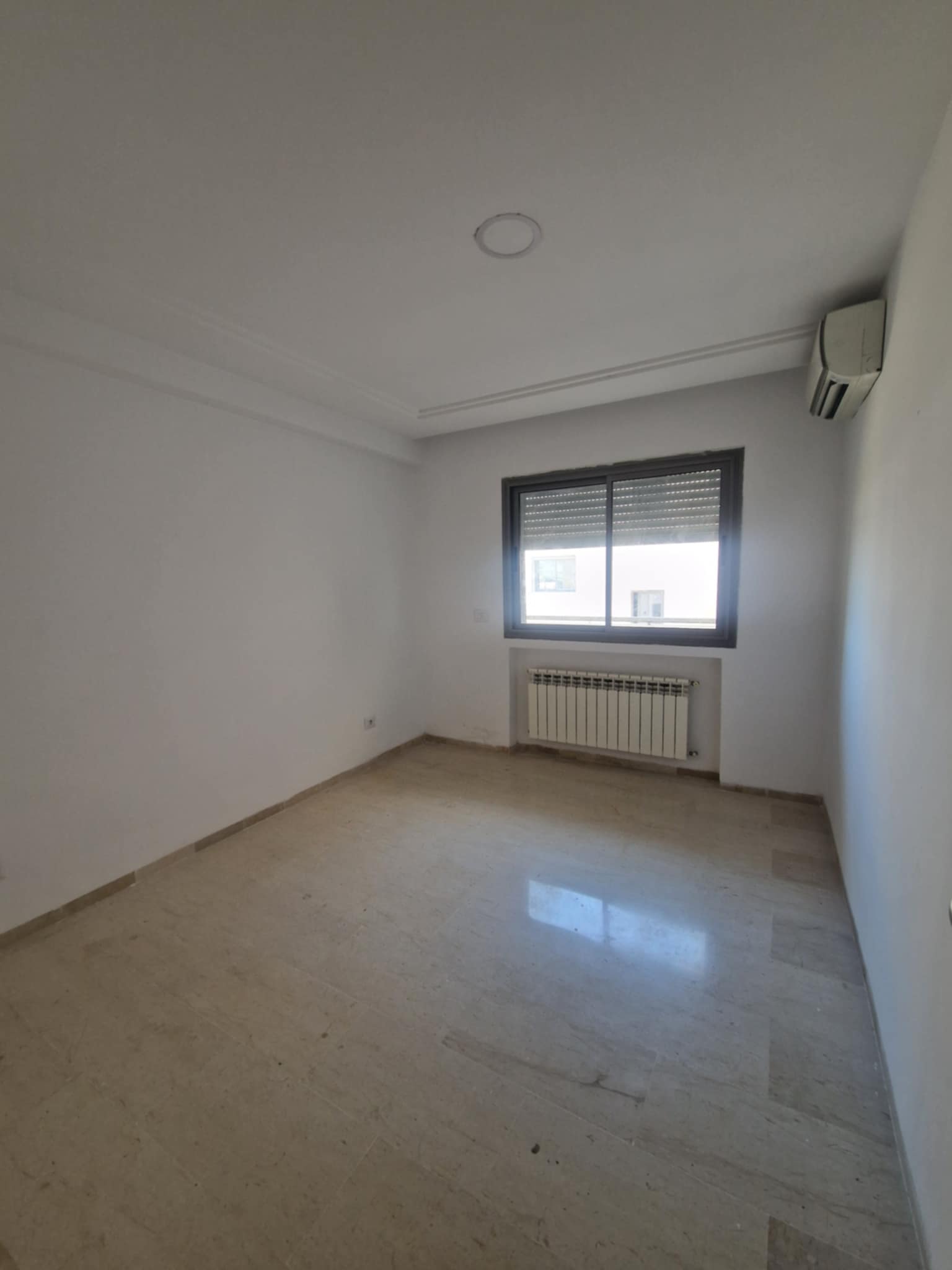 La Marsa El Aouina Location Appart. 3 pices S2 laouina cot downtown