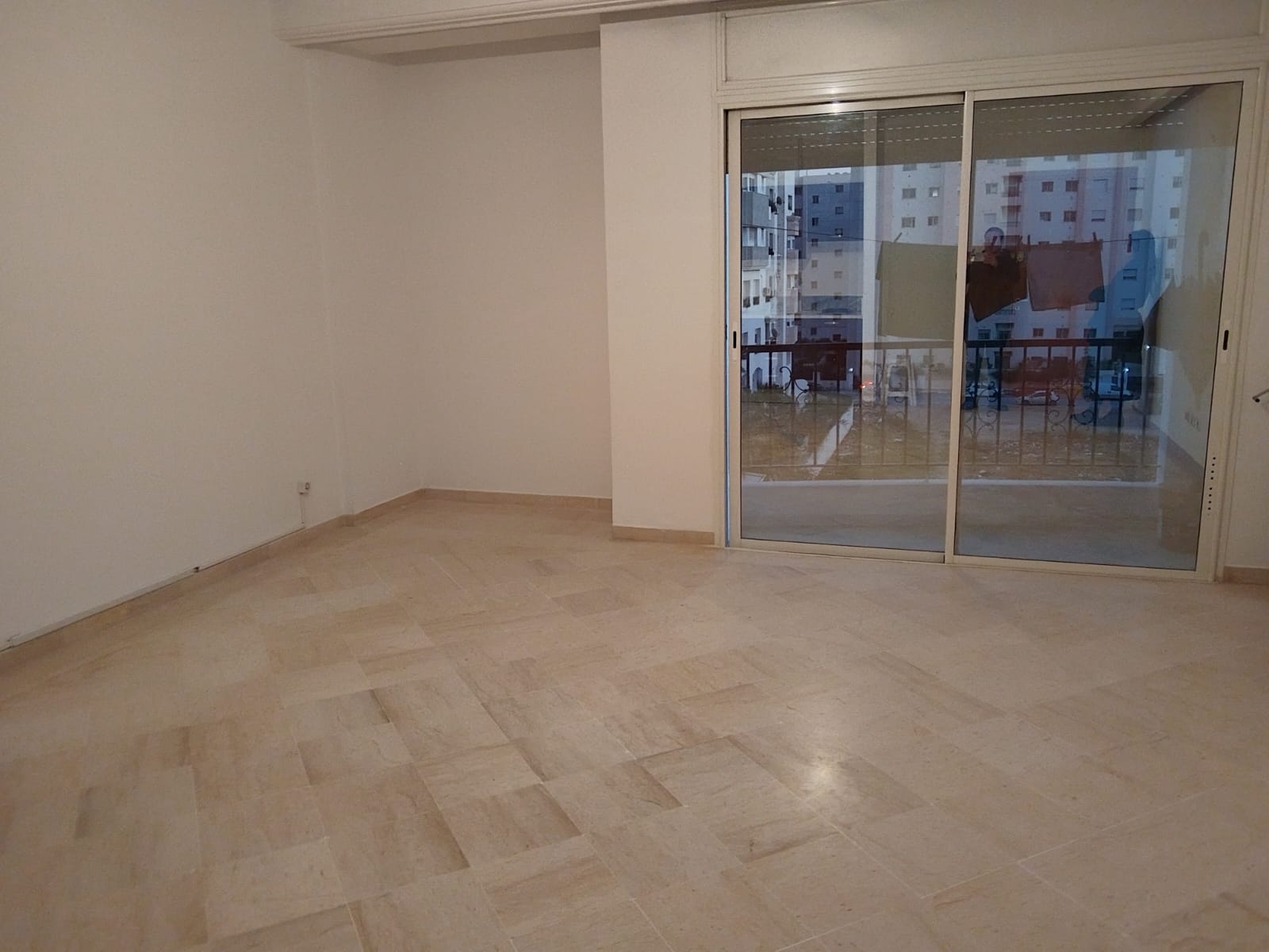 La Marsa El Aouina Location Appart. 1 pice Appartement s1 spacieux  ref ca3470