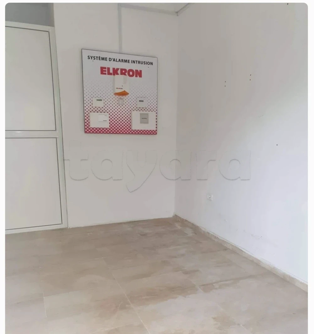 La Marsa El Aouina Bureaux & Commerces Bureau Local  usage bureautique  l'aouina
