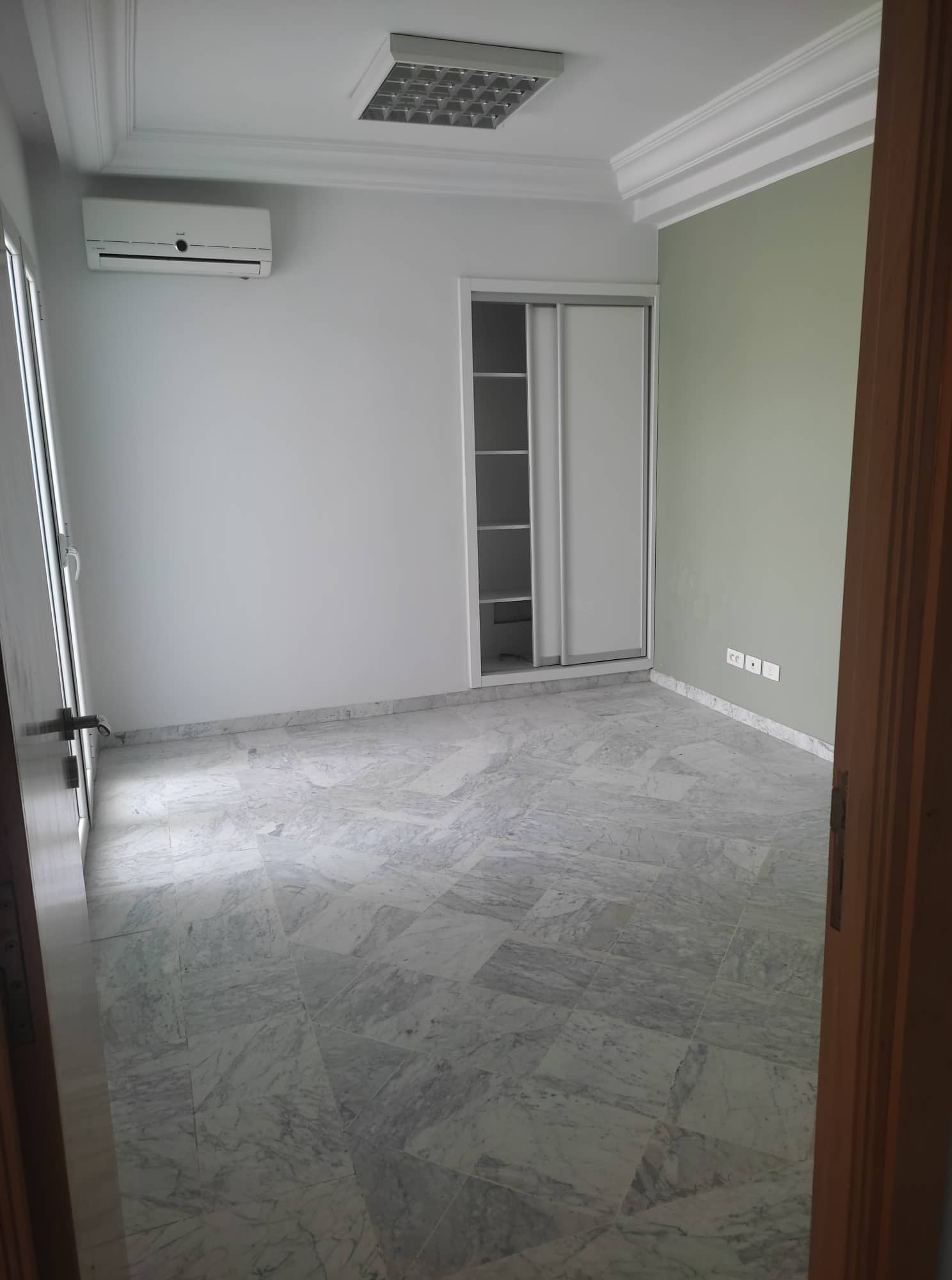 Ariana Ville Ariana Location Appart. 3 pices Bureau haut standing