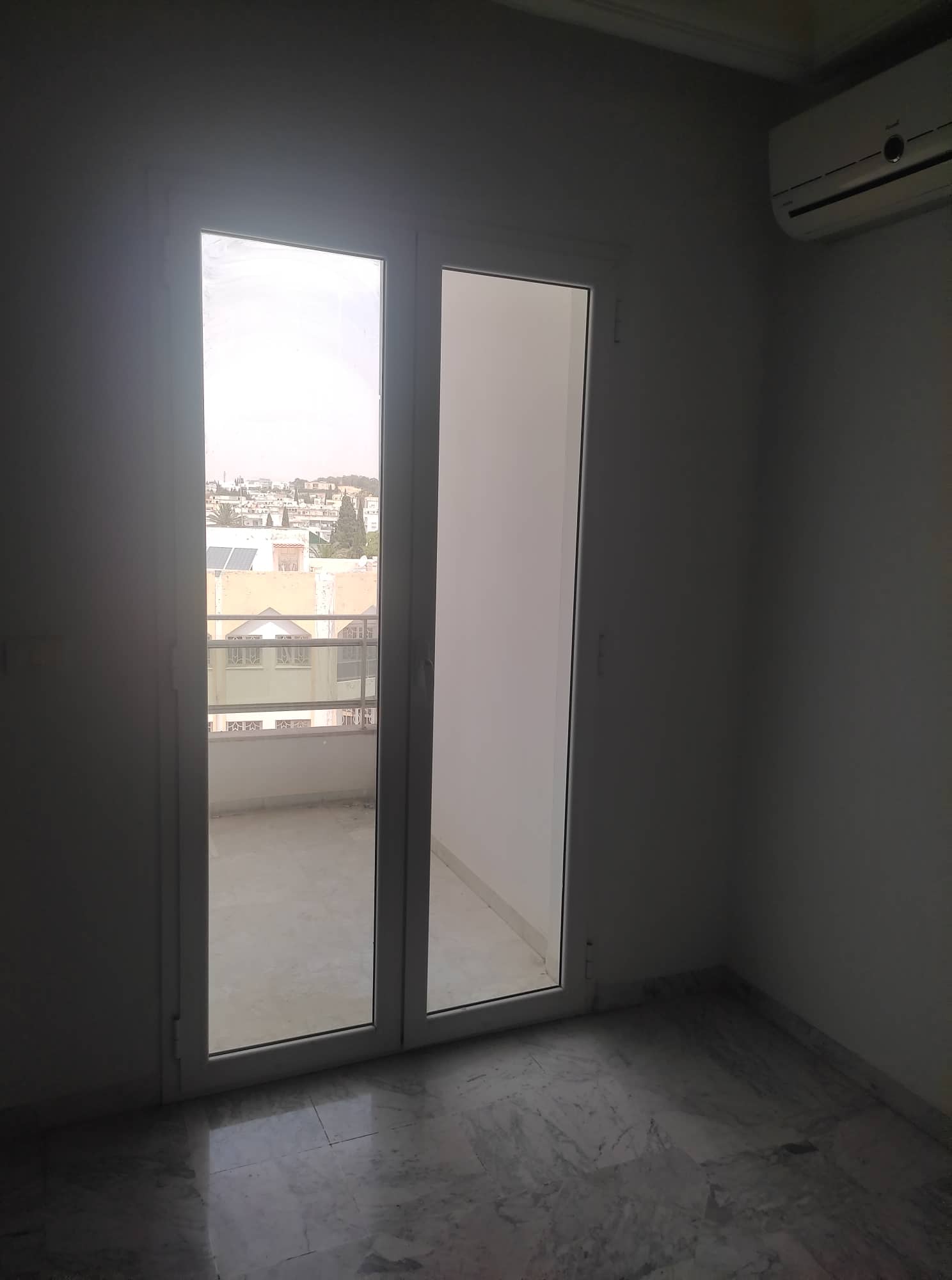 Ariana Ville Ariana Location Appart. 3 pices Bureau haut standing