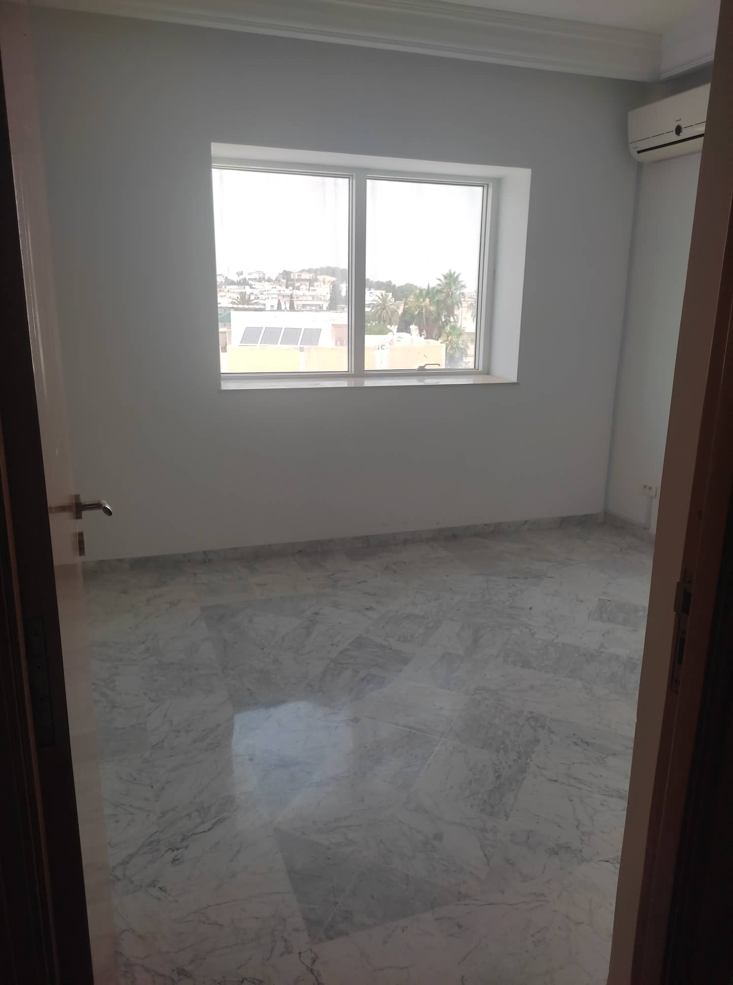 Ariana Ville Ariana Location Appart. 3 pices Bureau haut standing