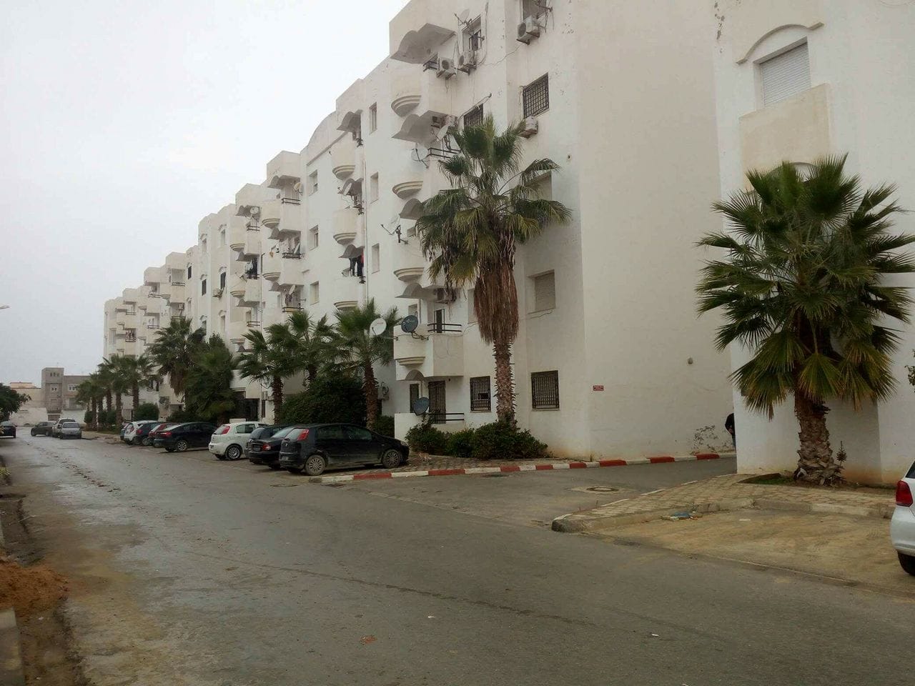 Mannouba La Mannouba Location Appart. 4 pices Appartement luxueux  salon et 3 ch