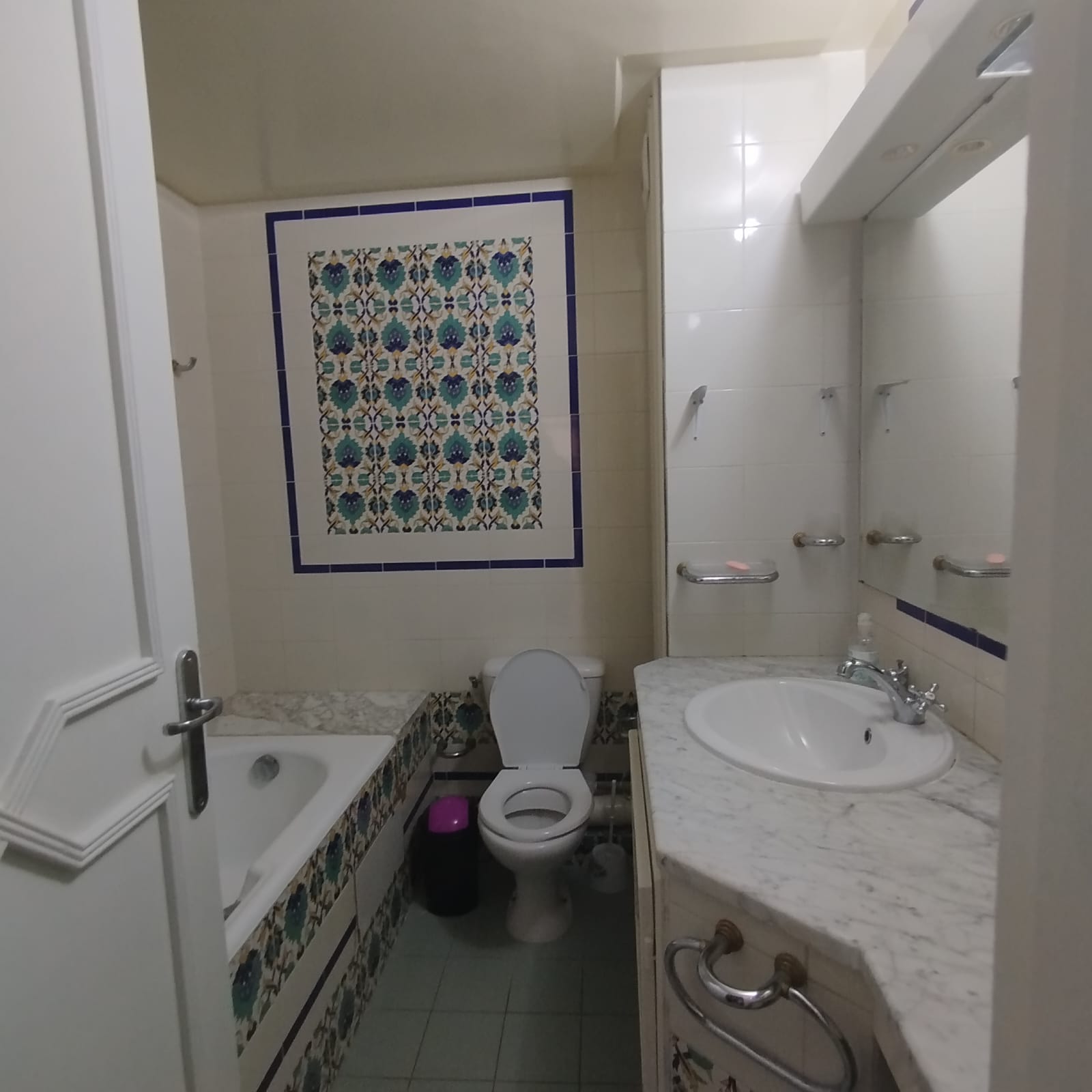 La Marsa Berge Du Lac Location Appart. 5 pices+ Vaste appartement s4 pour usage bureautique
