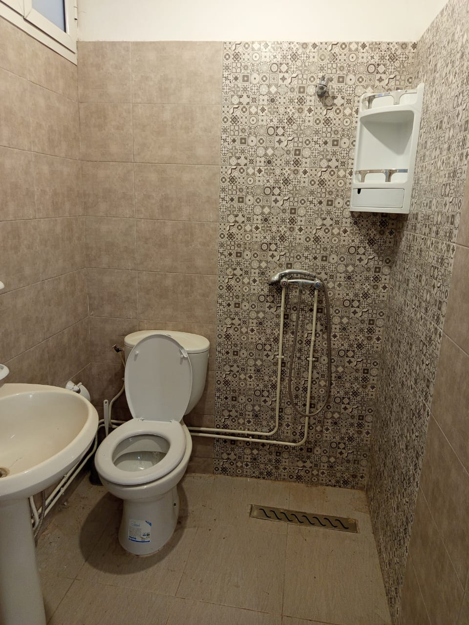 El Menzah El Manar 1 Location Appart. 2 pices Studio s1 vide  manar1