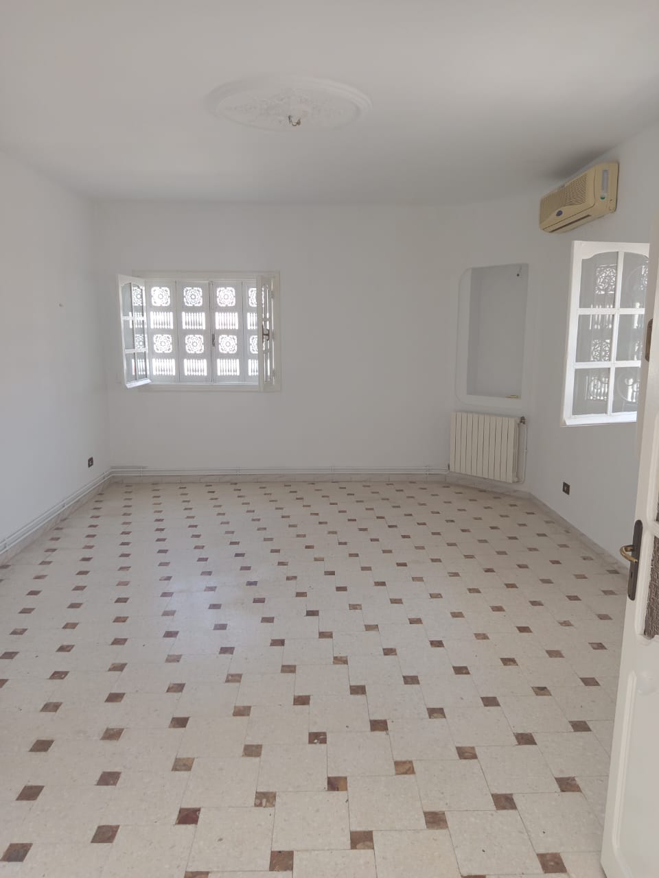 El Menzah El Menzah 9 Location Appart. 5 pices+ Spacieux tage de villa s4 indpendant  menzah9a