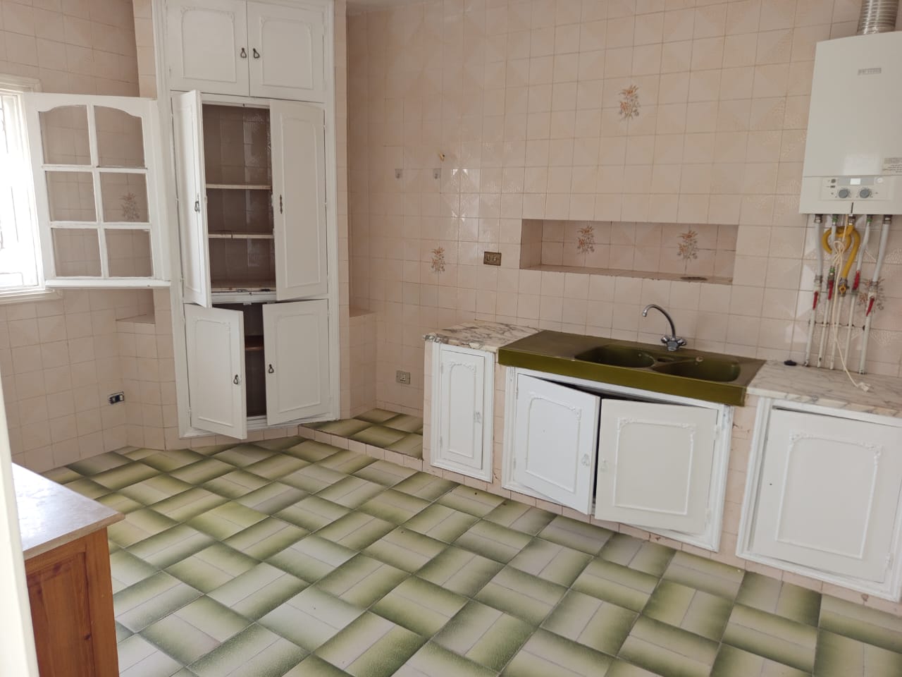 El Menzah El Menzah 9 Location Appart. 5 pices+ Spacieux tage de villa s4 indpendant  menzah9a
