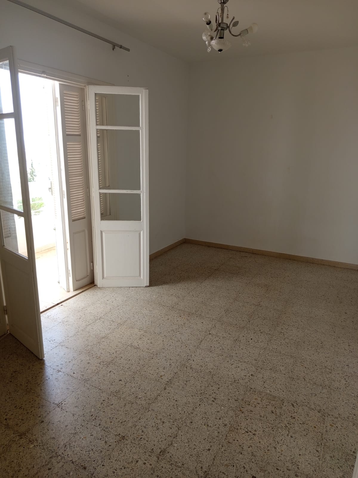 El Menzah El Manar 1 Location Appart. 2 pices Lumineux studio s1  manar1