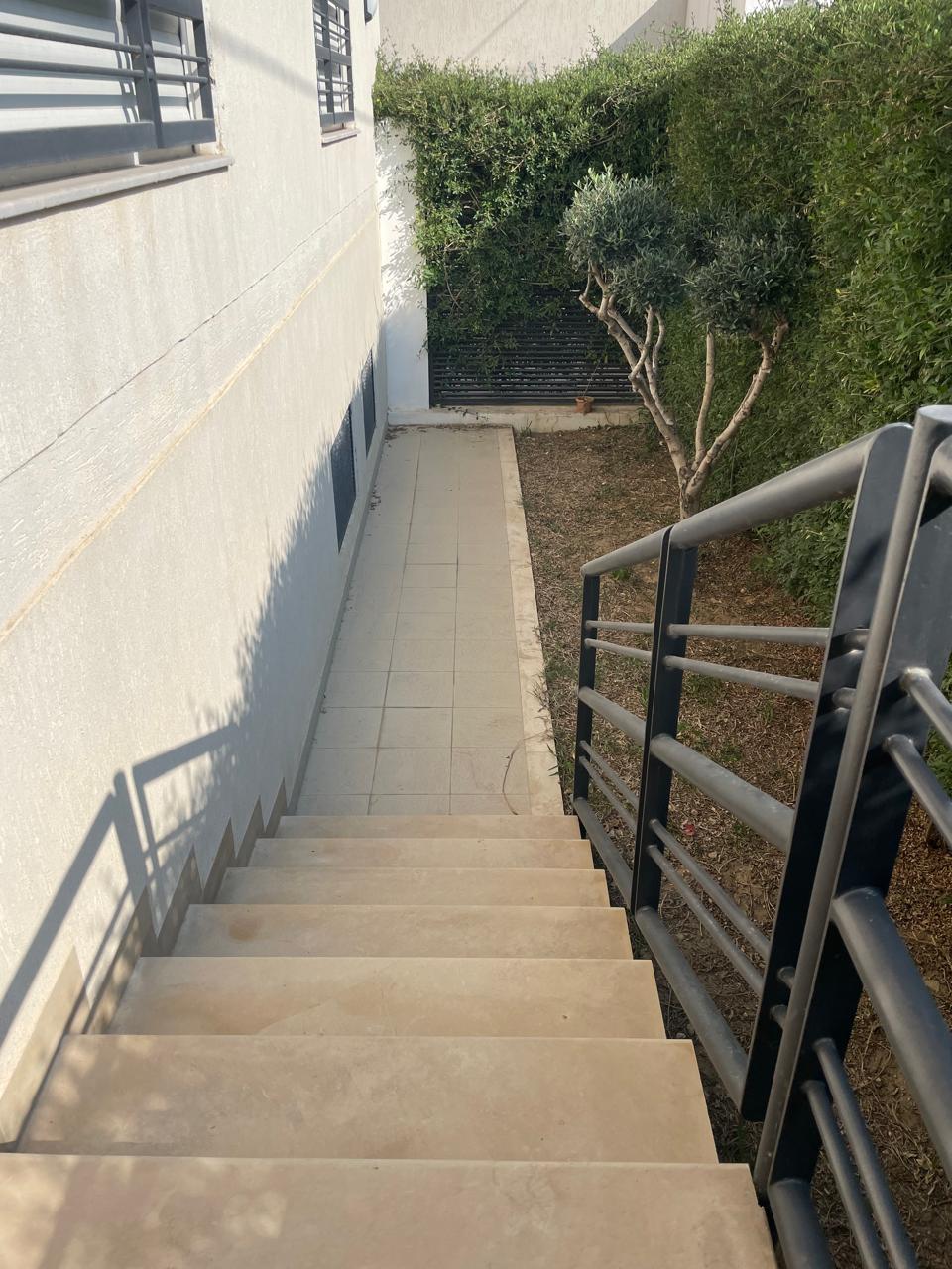 La Soukra La Soukra Vente Appart. 4 pices Appartement s3 avec jardin soukra