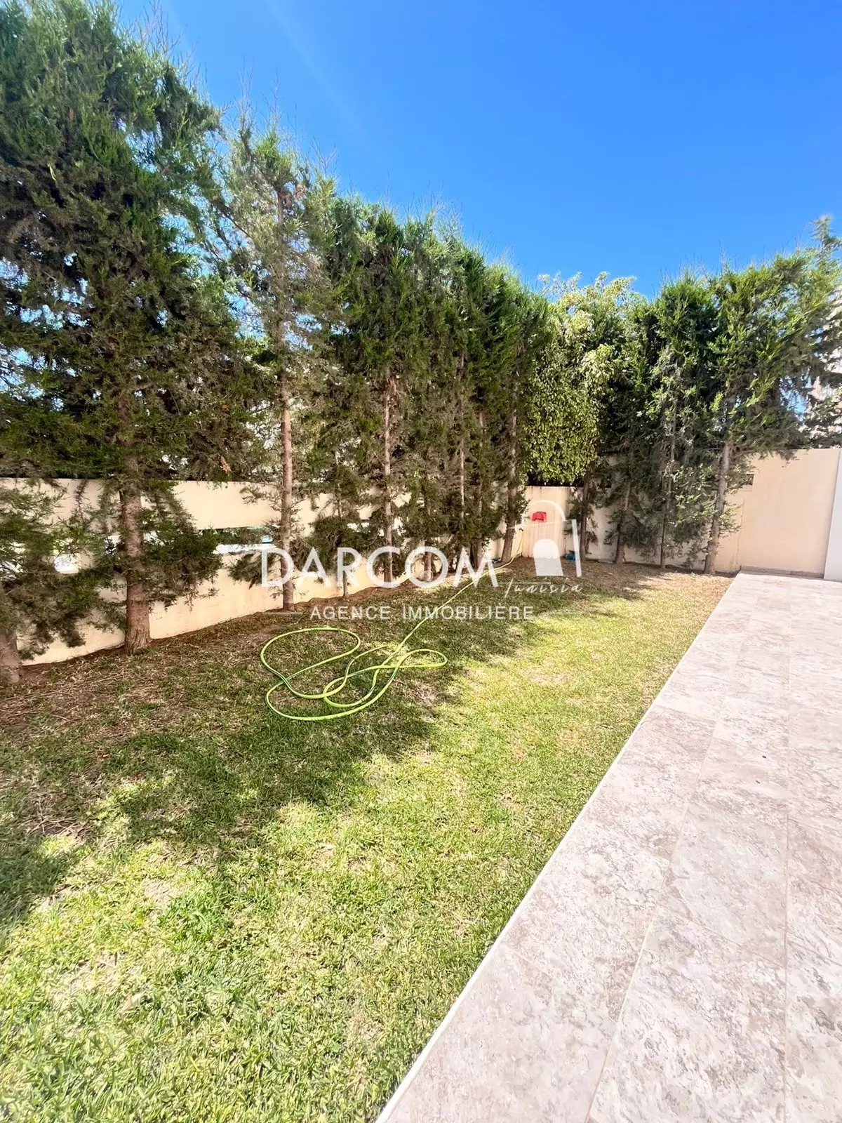 La Soukra Chotrana 1 Location Appart. 4 pices S3 avec jardin et terrasse