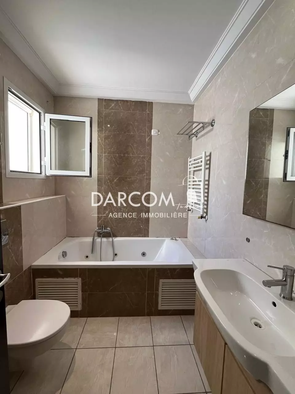 Ain Zaghouan Jardins de Carthage Location Appart. 4 pices S3 spacieux  jardins de carthage