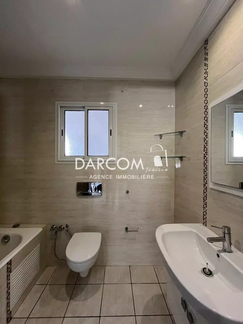 Ain Zaghouan Jardins de Carthage Location Appart. 4 pices S3 spacieux  jardins de carthage