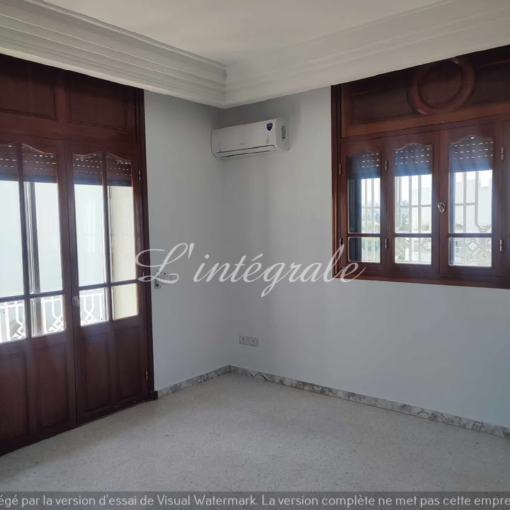 El Menzah El Menzah 4 Location Maisons Une grande villa habitation ou administratif