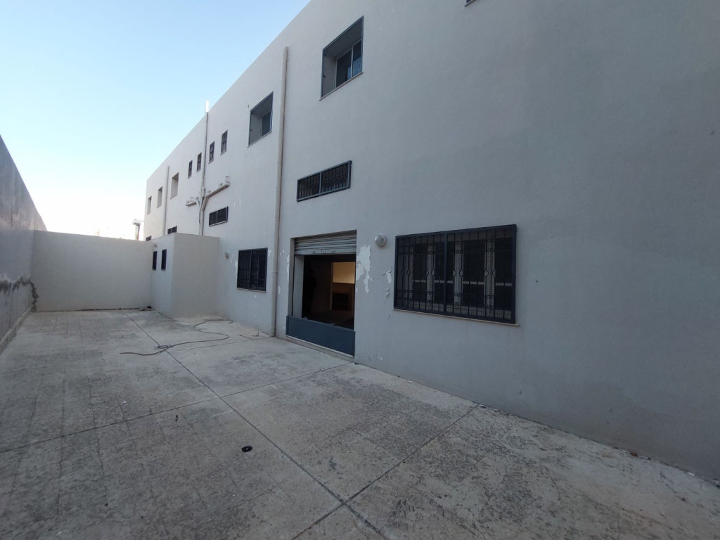 Fouchana Zone Industrielle El Meghira Location Autre Al un local industrielle 450m2 zim