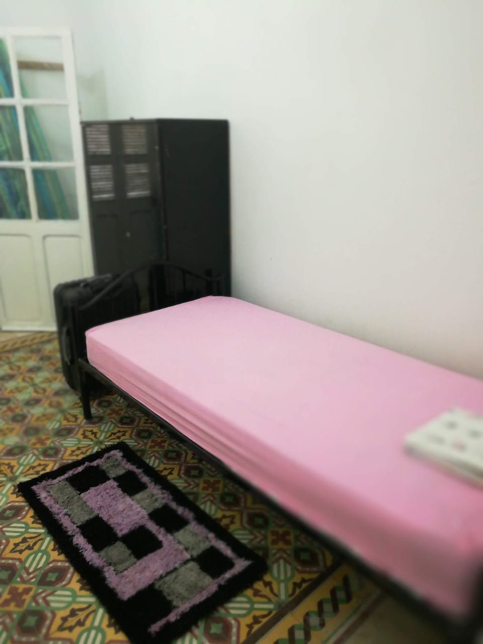 Bab Bhar Hedi Chaker Location Appart. 3 pices Chambre individuelle spacieuse pour fille
