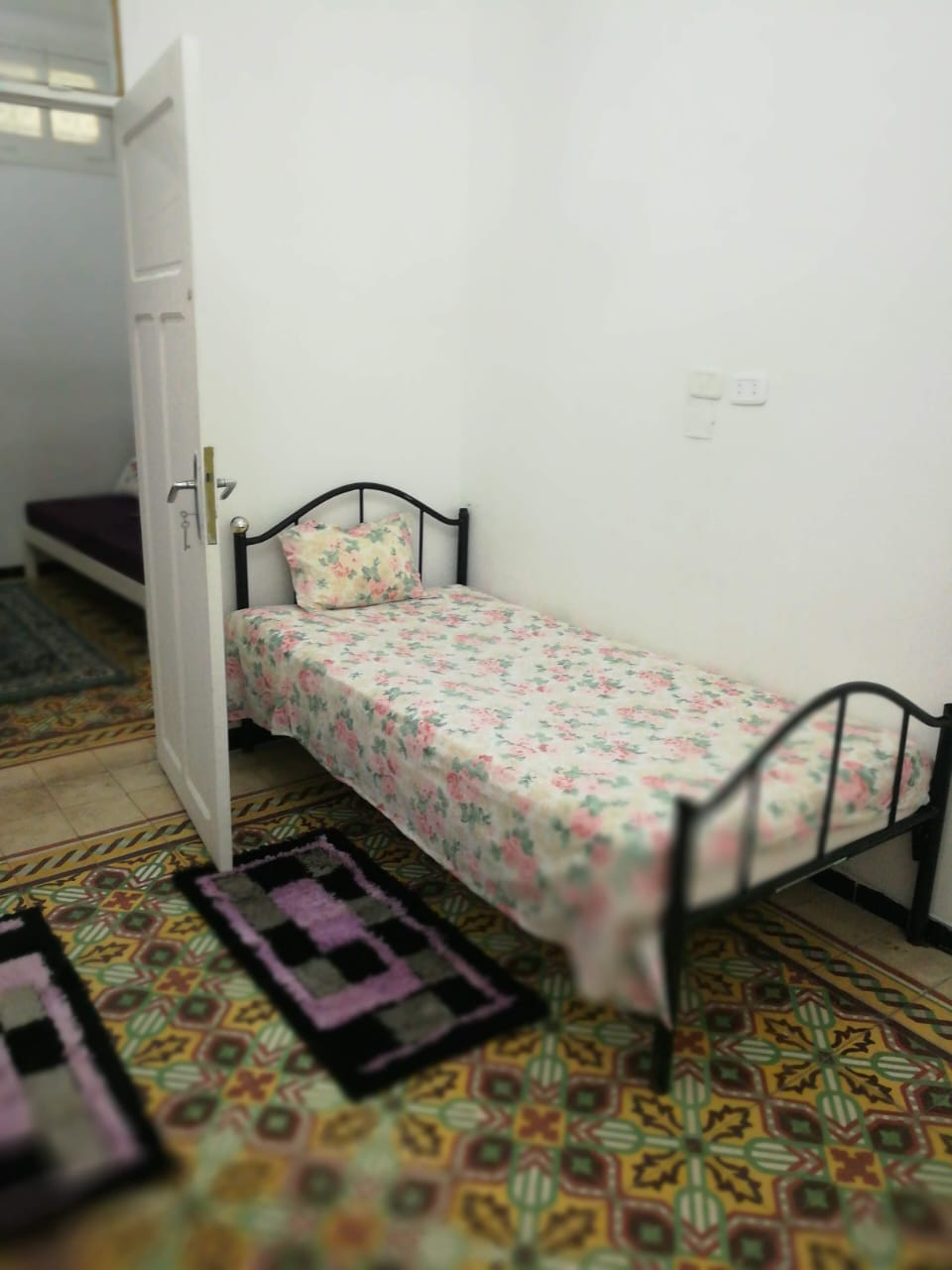 Bab Bhar Hedi Chaker Location Appart. 3 pices Chambre individuelle spacieuse pour fille