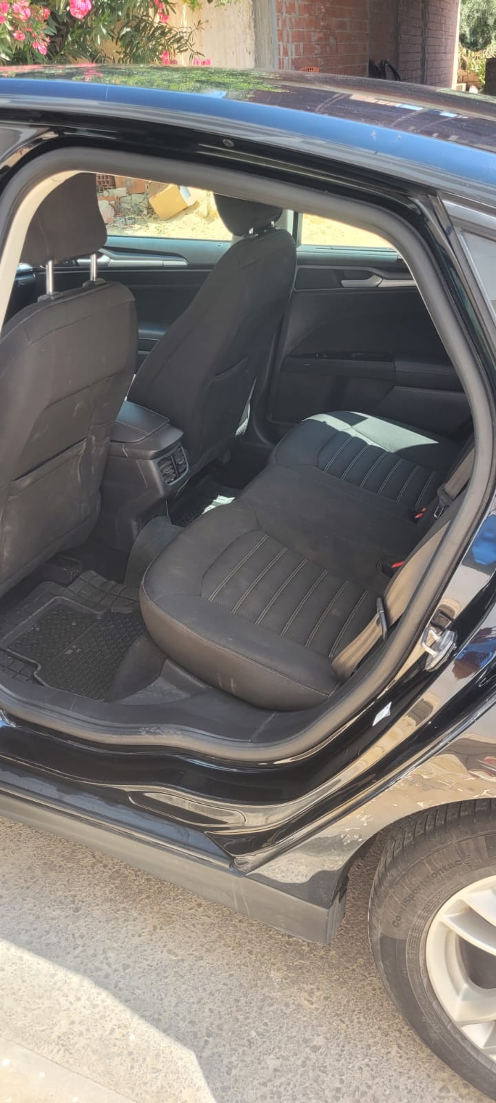 Ariana Ville El Menzah 6 Ford Fusion Ford fusion se 2016